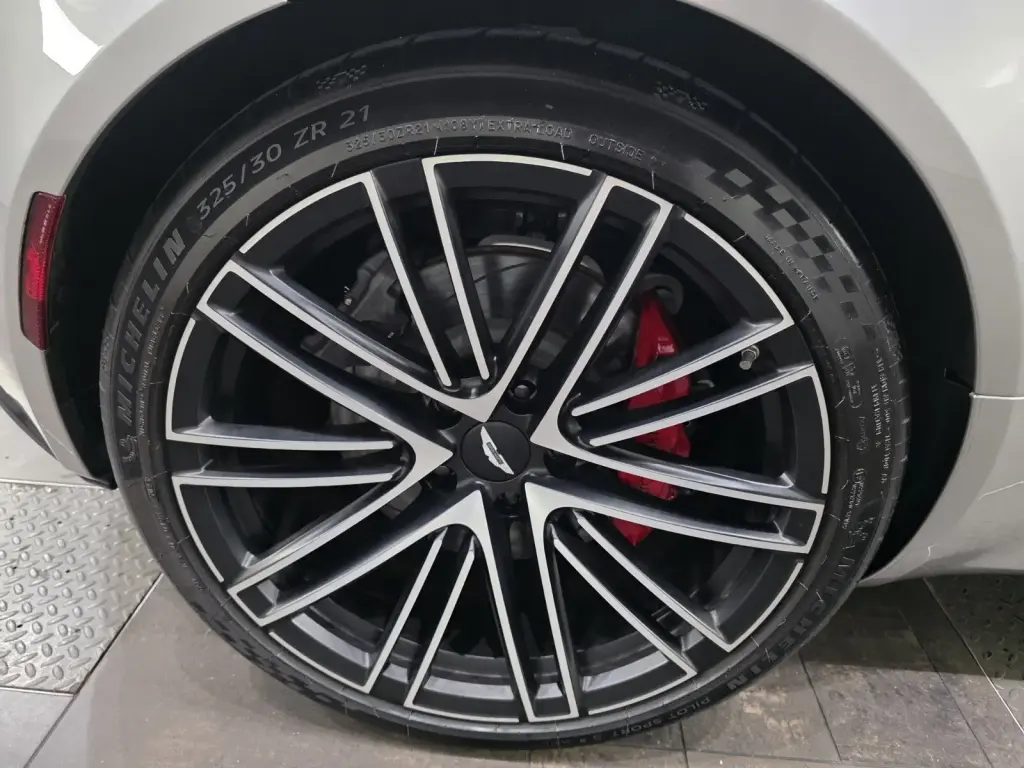 2024 DB12 V8 Volante thumbnail vehicle image 3
