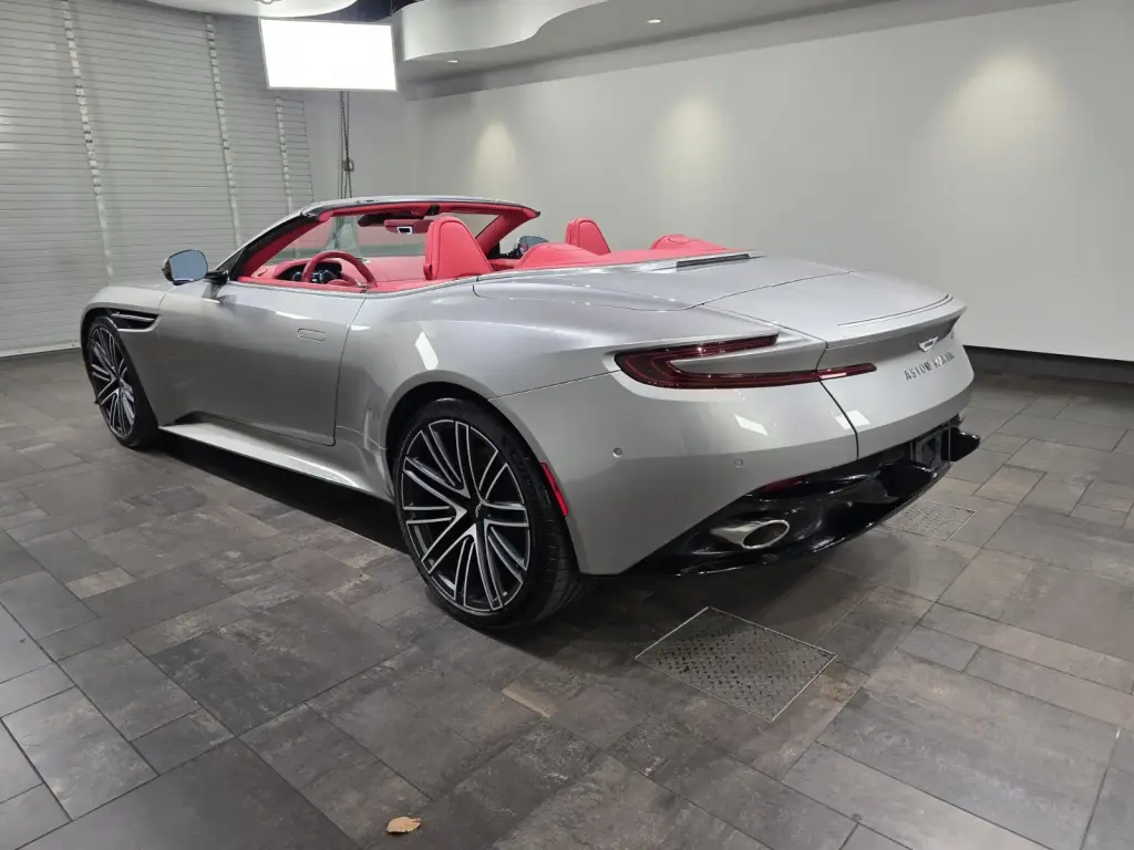 2024 DB12 V8 Volante thumbnail vehicle image 1