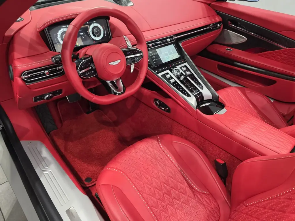 2024 DB12 V8 Volante thumbnail vehicle image 2