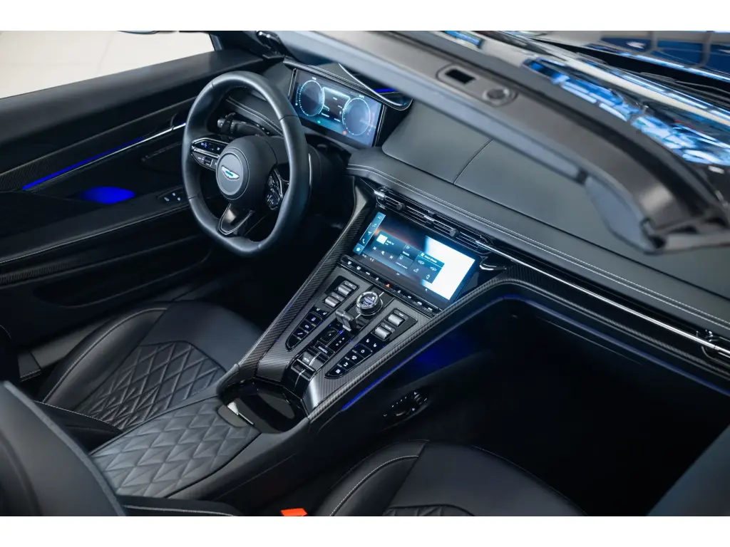 2024 DB12 V8 Volante thumbnail vehicle image 2