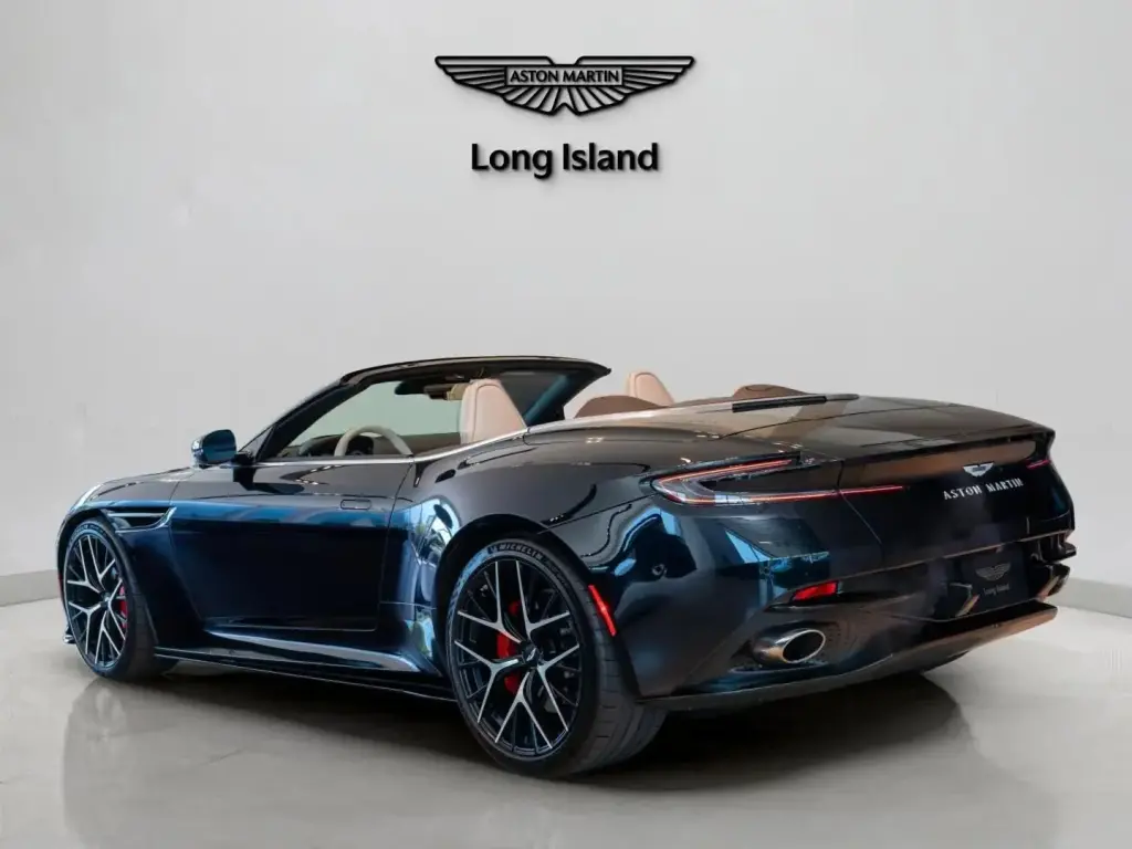 2024 DB12 V8 Volante thumbnail vehicle image 1