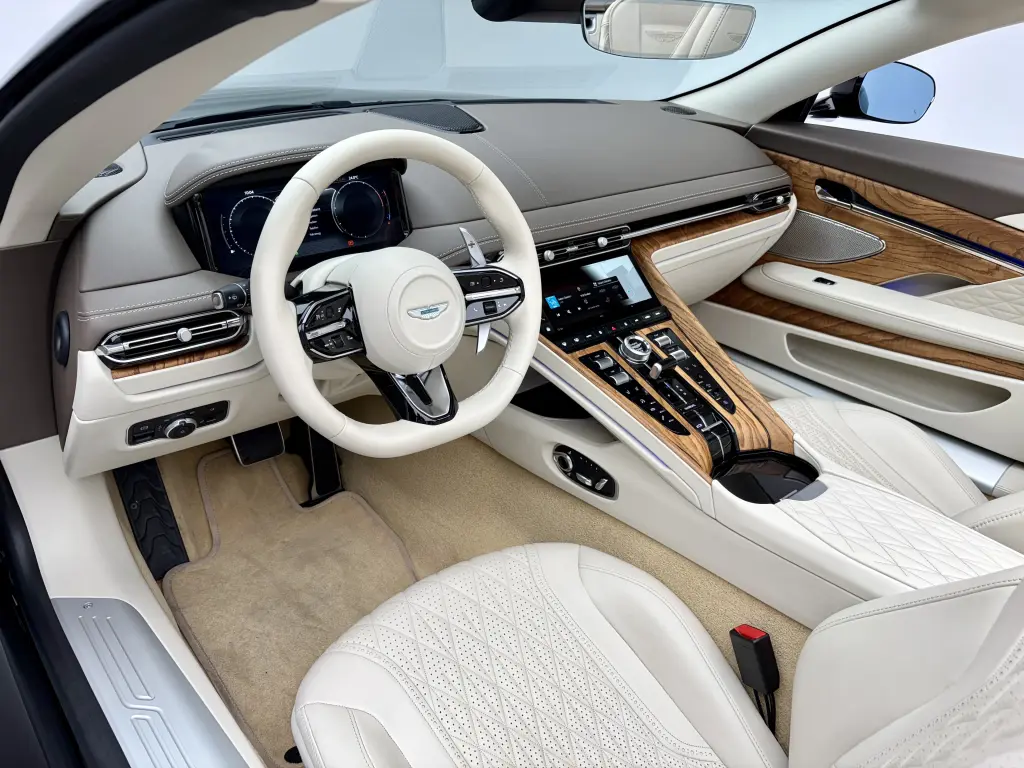 2024 DB12 V8 Volante thumbnail vehicle image 2
