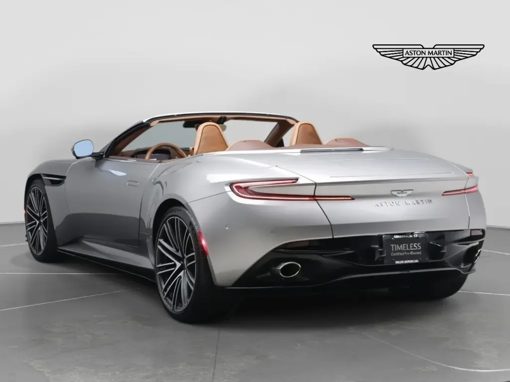 2024 DB12 V8 Volante thumbnail vehicle image 1