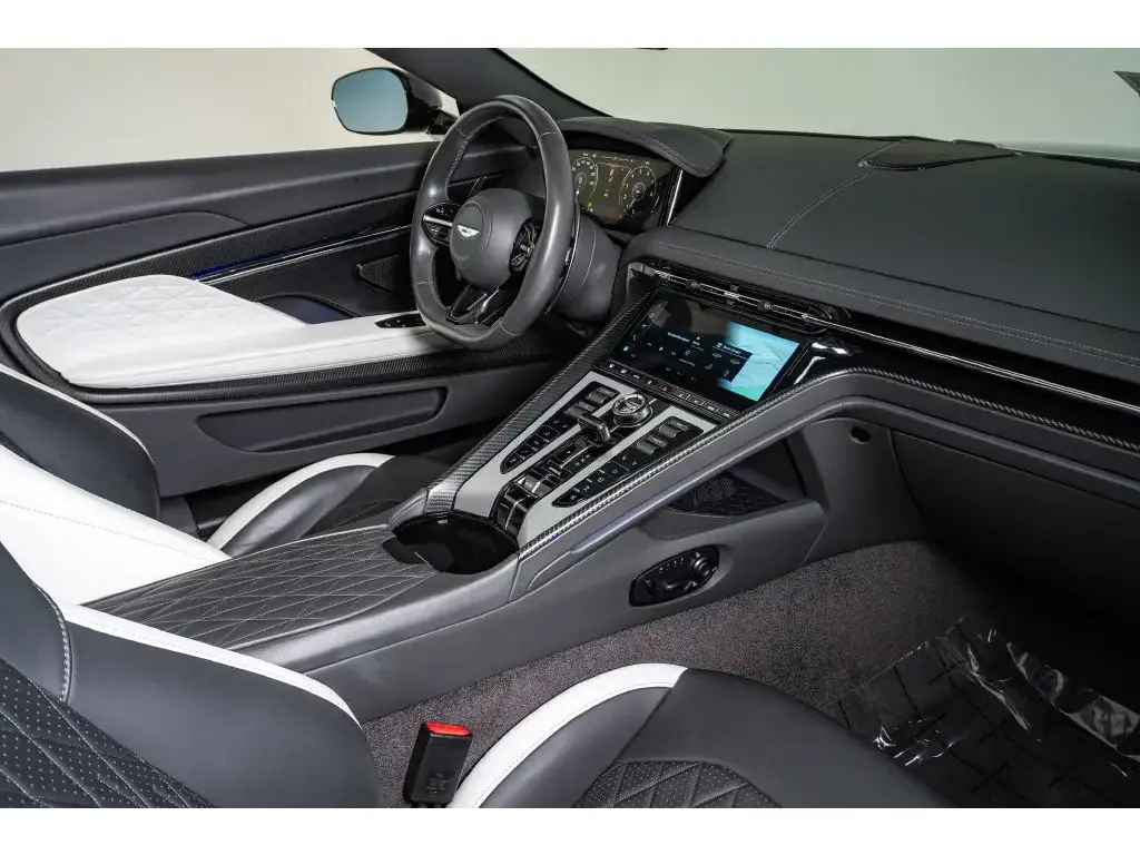 2024 DB12 V8 Volante thumbnail vehicle image 2