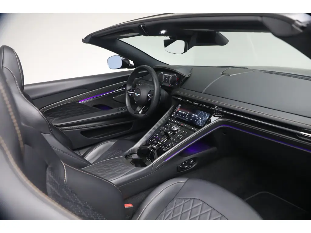 2024 DB12 V8 Volante thumbnail vehicle image 2
