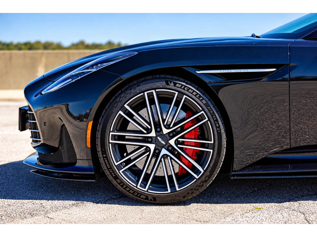 2024 DB12 V8 Volante thumbnail vehicle image 3