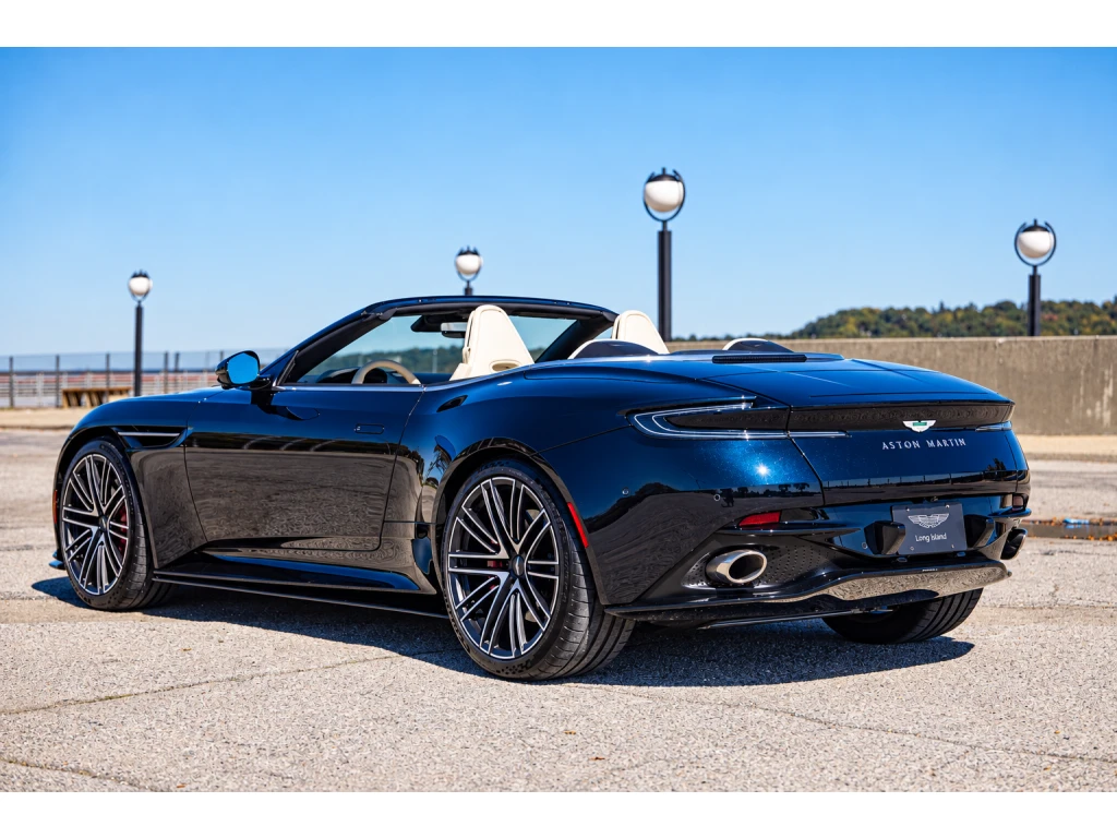 2024 DB12 V8 Volante thumbnail vehicle image 1