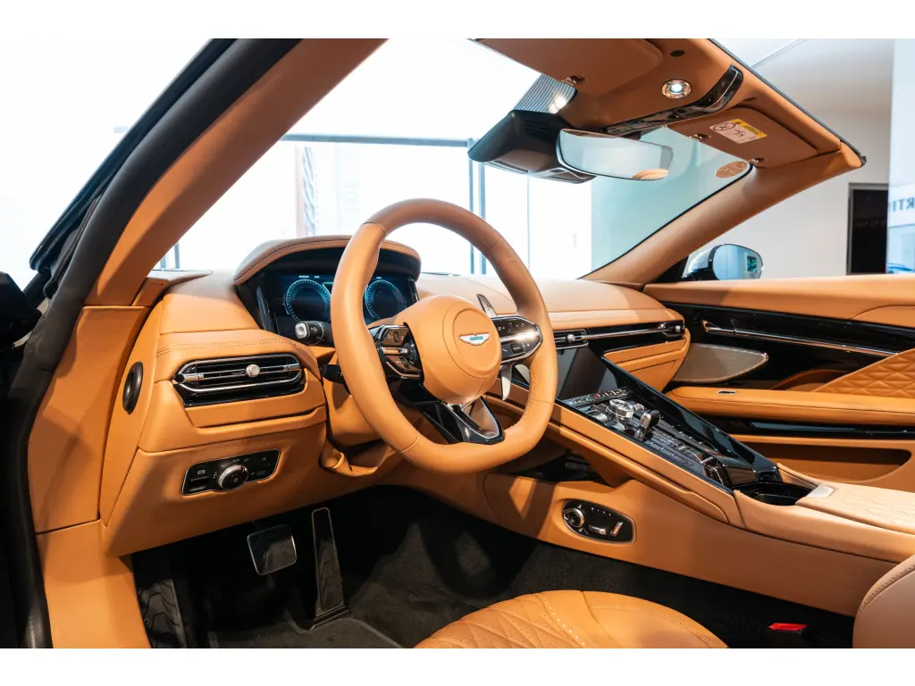 2024 DB12 V8 Volante thumbnail vehicle image 2