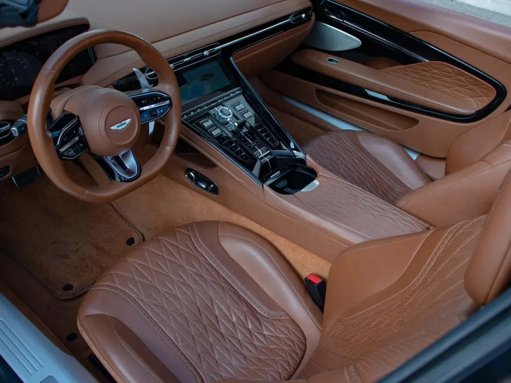 2024 DB12 V8 Volante thumbnail vehicle image 2