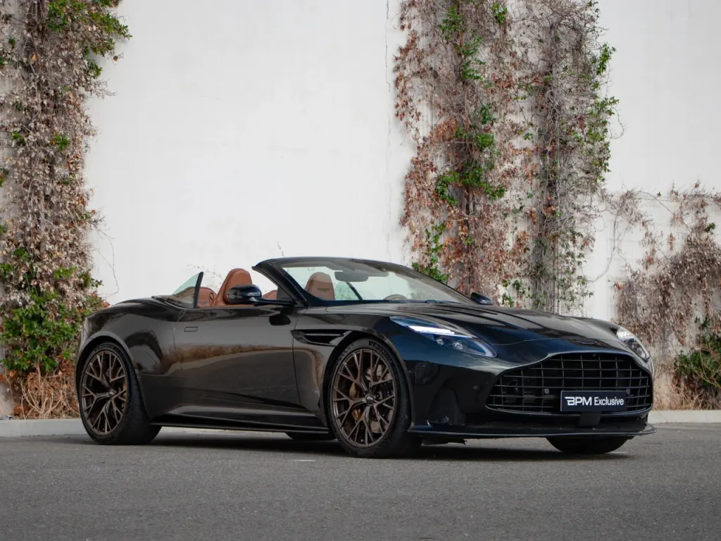 2024 DB12 V8 Volante main vehicle image