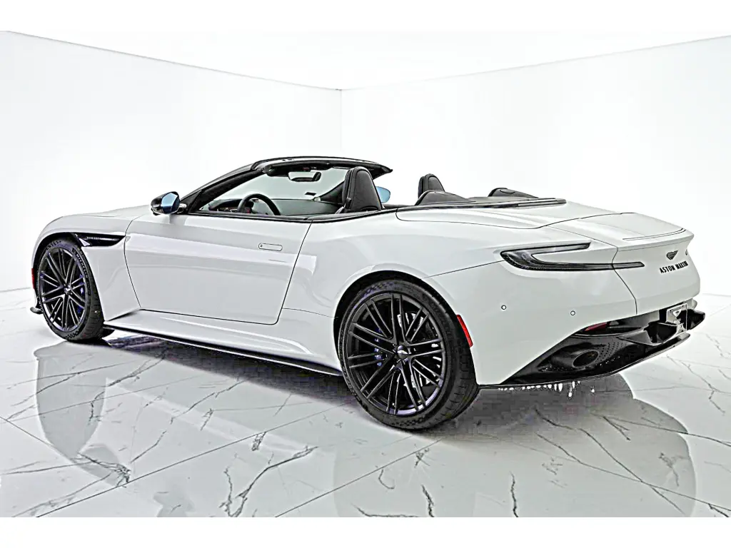 2024 DB12 V8 Volante thumbnail vehicle image 1