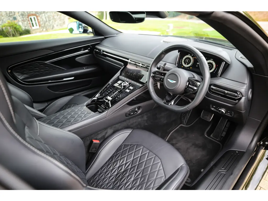 2025 DB12 V8 Volante thumbnail vehicle image 2