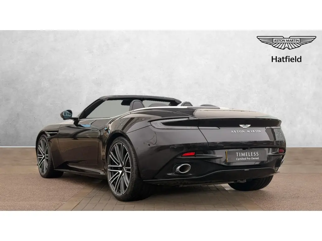 2025 DB12 V8 Volante thumbnail vehicle image 1