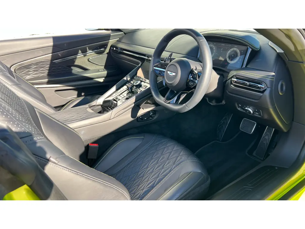 2025 DB12 V8 Volante thumbnail vehicle image 2