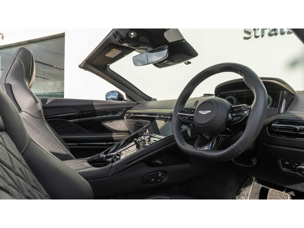 2025 DB12 V8 Volante thumbnail vehicle image 2