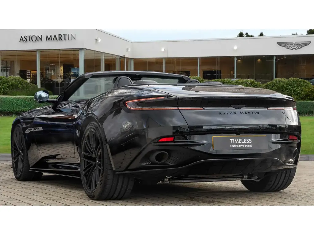 2025 DB12 V8 Volante thumbnail vehicle image 1