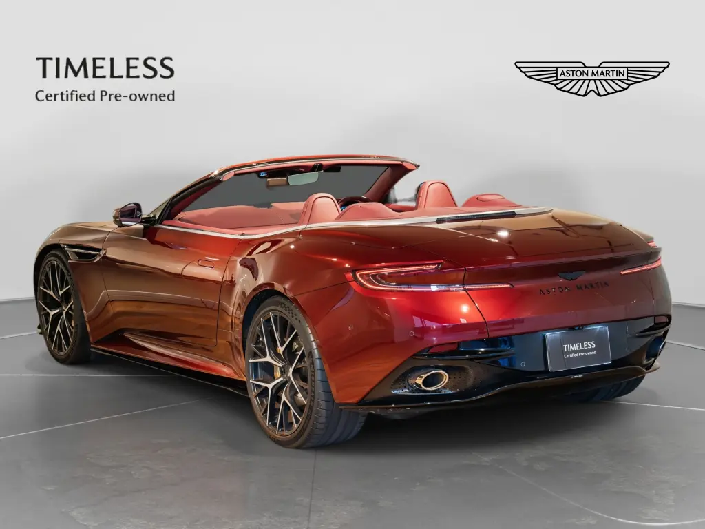 2025 DB12 V8 Volante thumbnail vehicle image 1