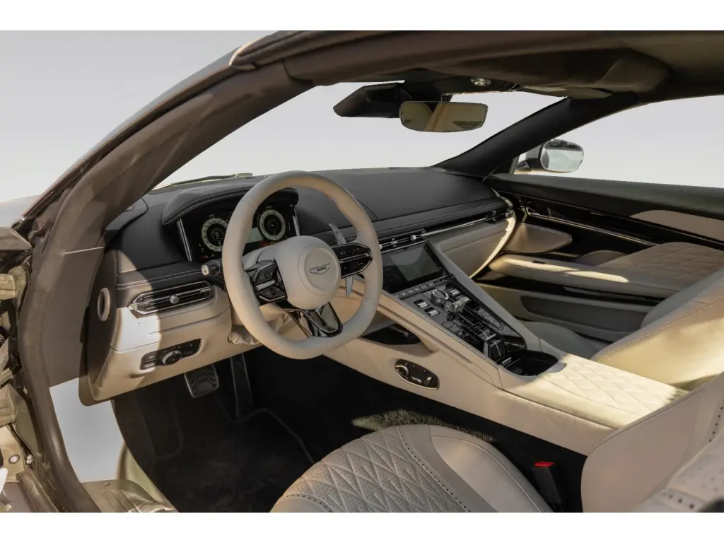 2025 DB12 V8 Volante thumbnail vehicle image 2
