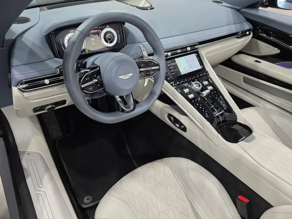 2025 DB12 V8 Volante thumbnail vehicle image 2