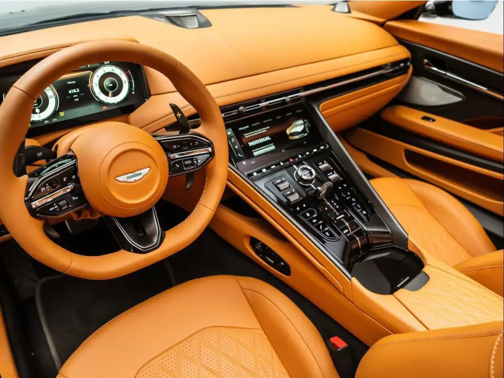 2025 DB12 V8 Volante thumbnail vehicle image 2