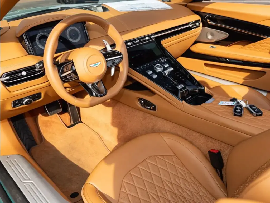 2025 DB12 V8 Volante thumbnail vehicle image 2