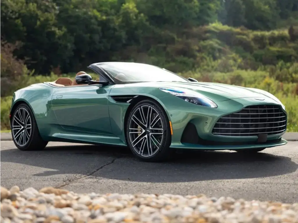 2025 DB12 V8 Volante main vehicle image