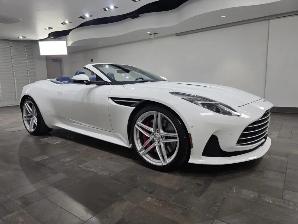 2025 DB12 V8 Volante main vehicle image