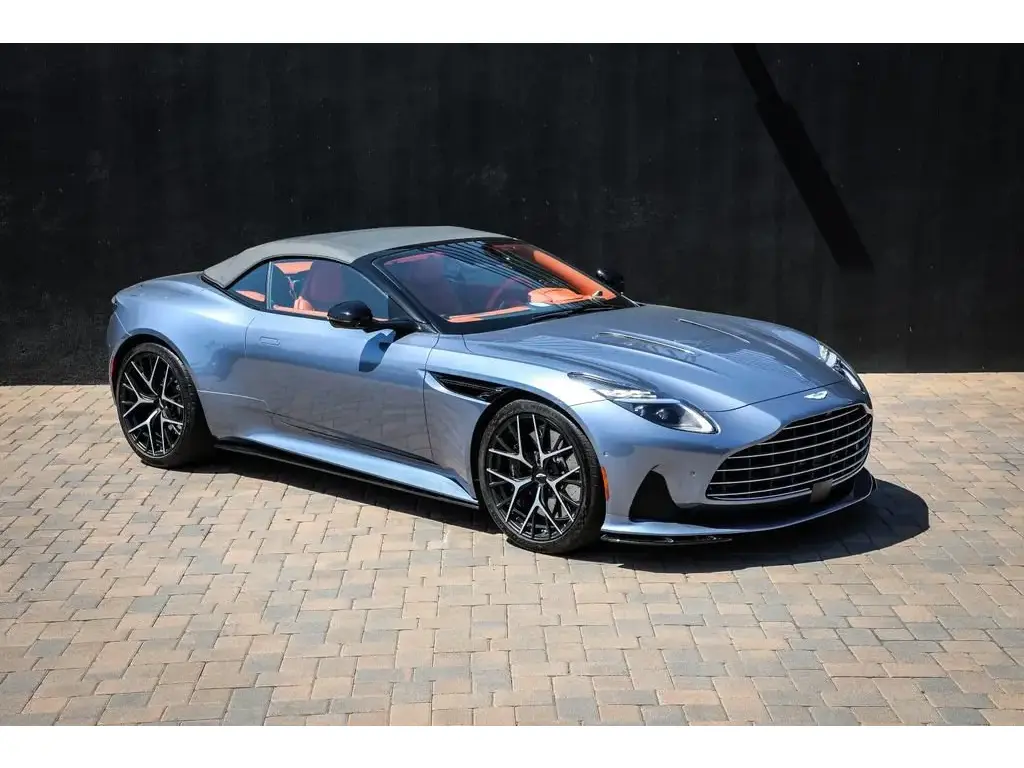 2025 DB12 V8 Volante main vehicle image