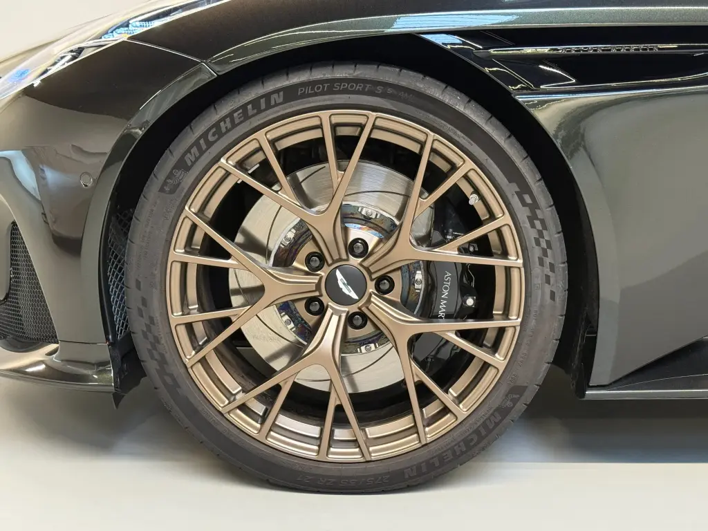 undefined thumbnail vehicle image 3