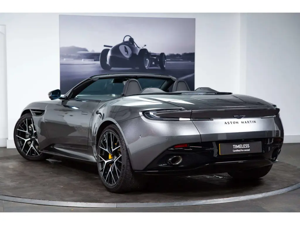2026 DB12 V8 Volante thumbnail vehicle image 1