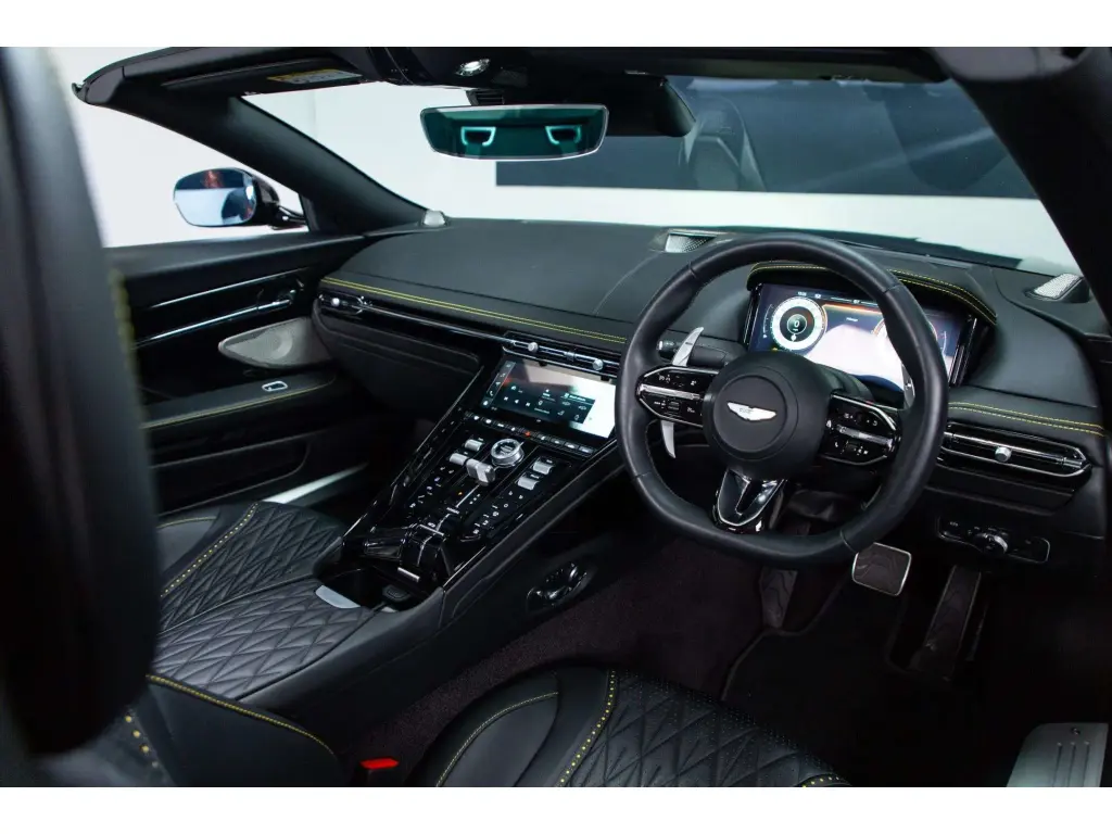 2026 DB12 V8 Volante thumbnail vehicle image 2