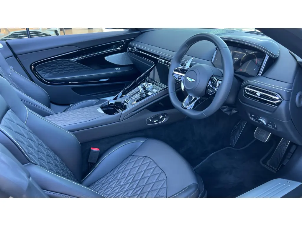 2026 DB12 V8 Volante thumbnail vehicle image 2