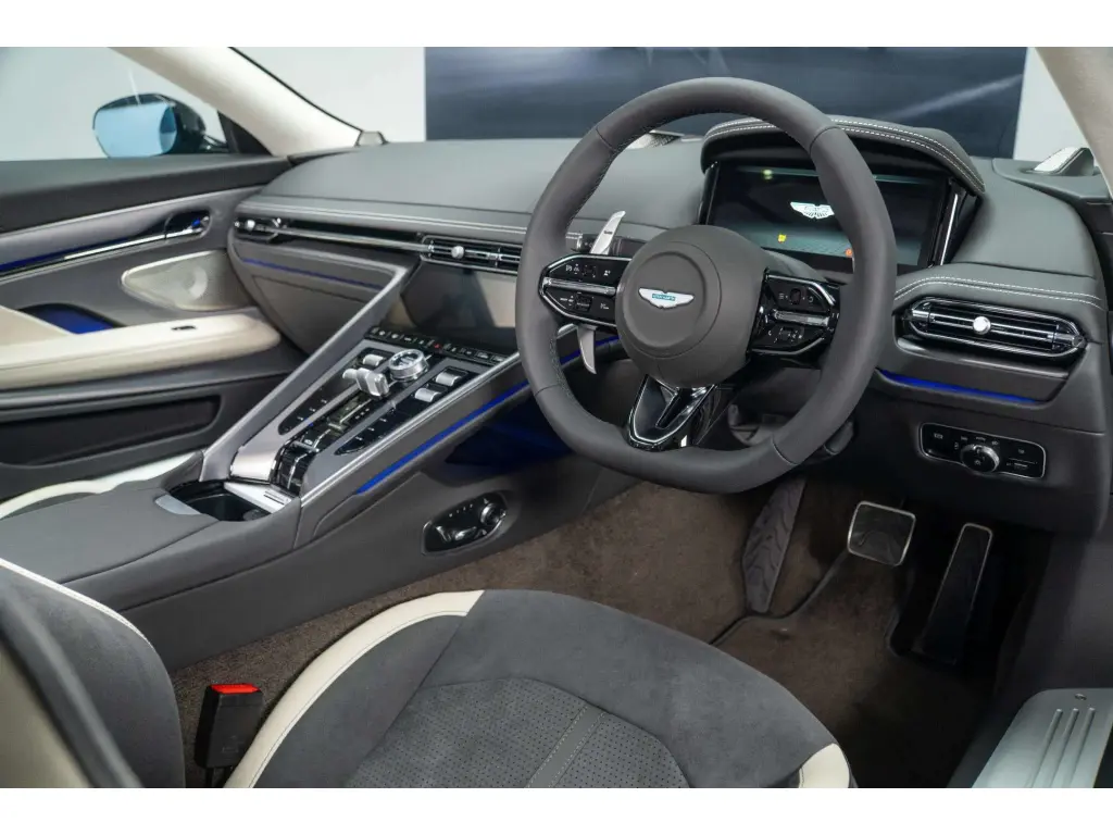 2026 DB12 V8 Volante thumbnail vehicle image 2