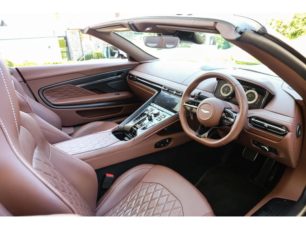 2026 DB12 V8 Volante thumbnail vehicle image 2