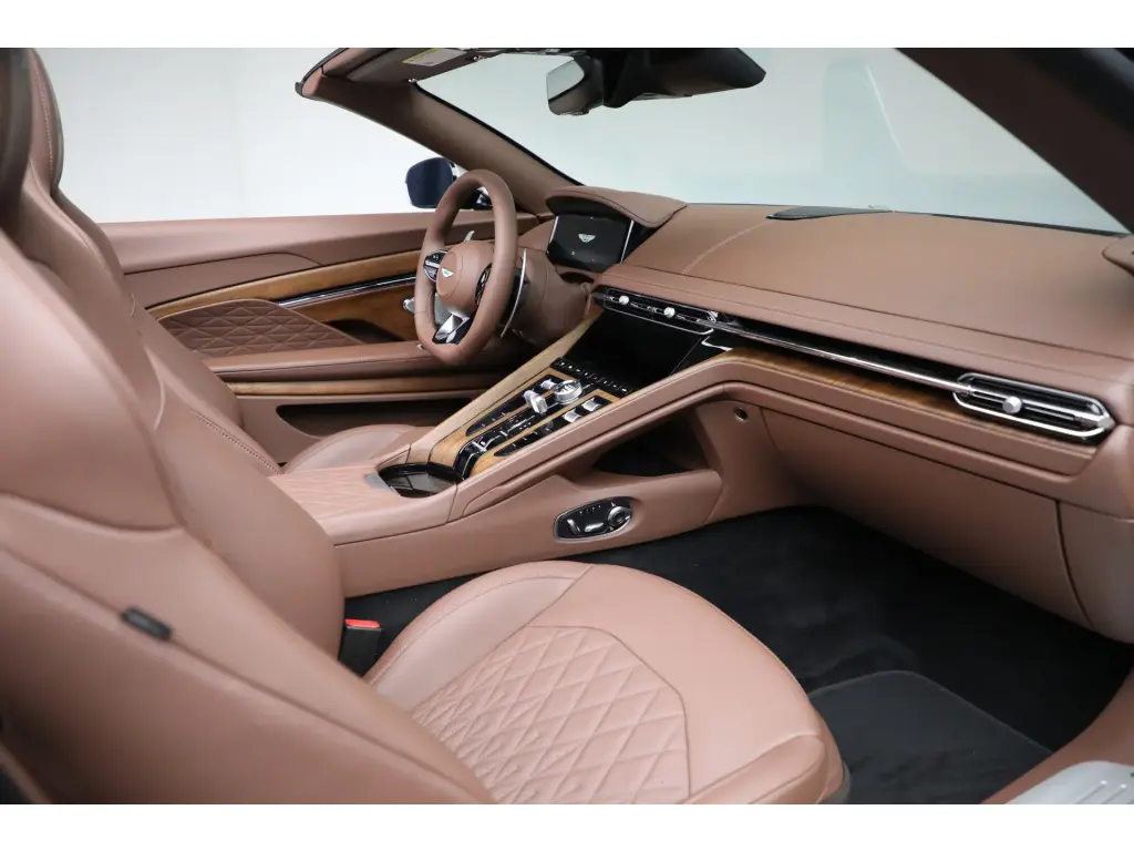 2026 DB12 V8 Volante thumbnail vehicle image 2