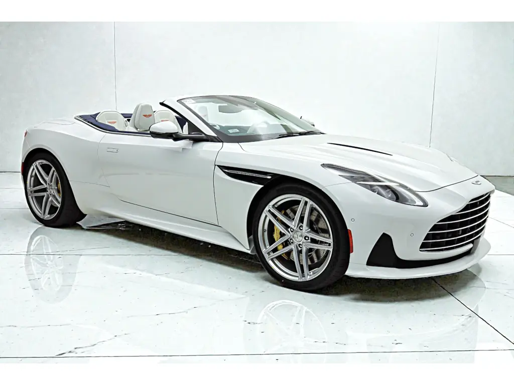 2026 DB12 V8 Volante main vehicle image
