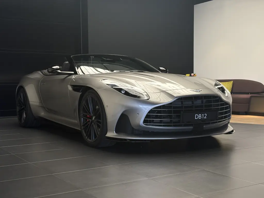 2026 DB12 V8 Volante main vehicle image