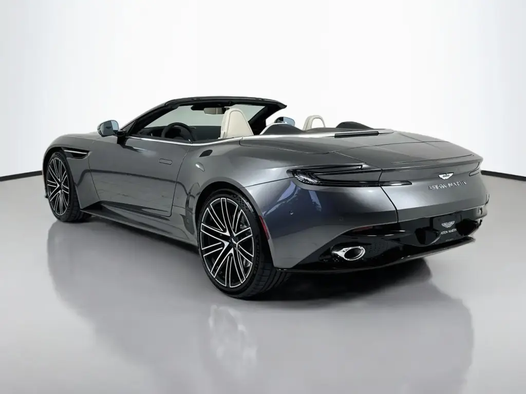 2026 DB12 V8 Volante thumbnail vehicle image 1