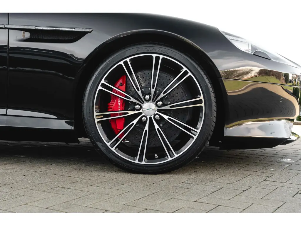 2015 DB9 Carbon Edition Coupe thumbnail vehicle image 3