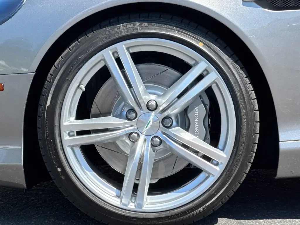 2006 DB9 Coupe thumbnail vehicle image 3