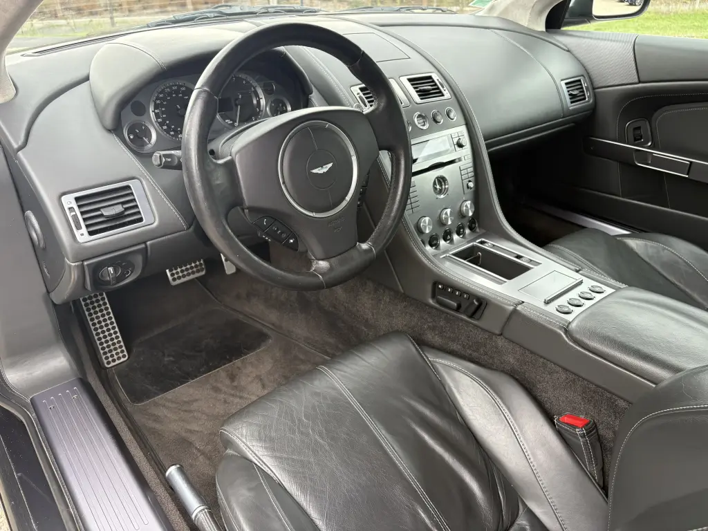2007 DB9 Coupe thumbnail vehicle image 2