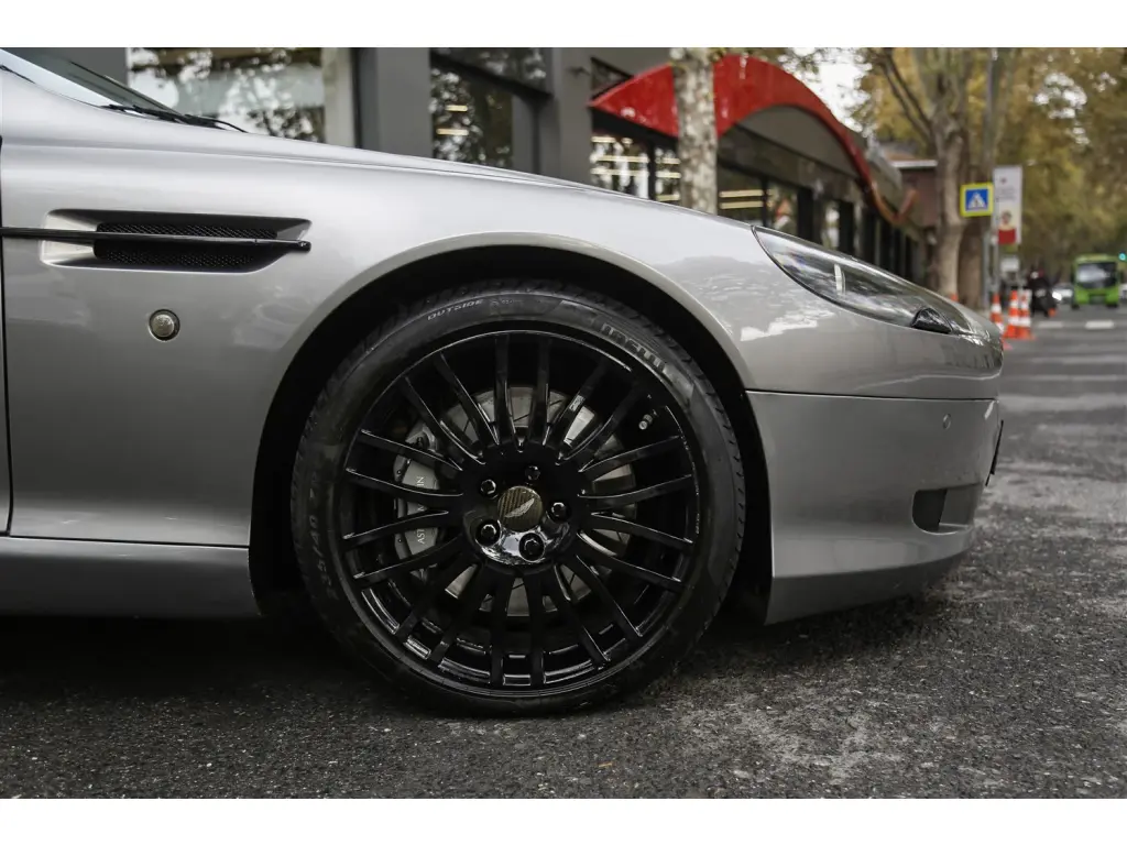 2009 DB9 Coupe thumbnail vehicle image 3