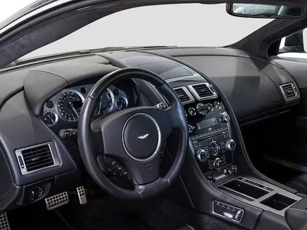 2014 DB9 Coupe thumbnail vehicle image 2