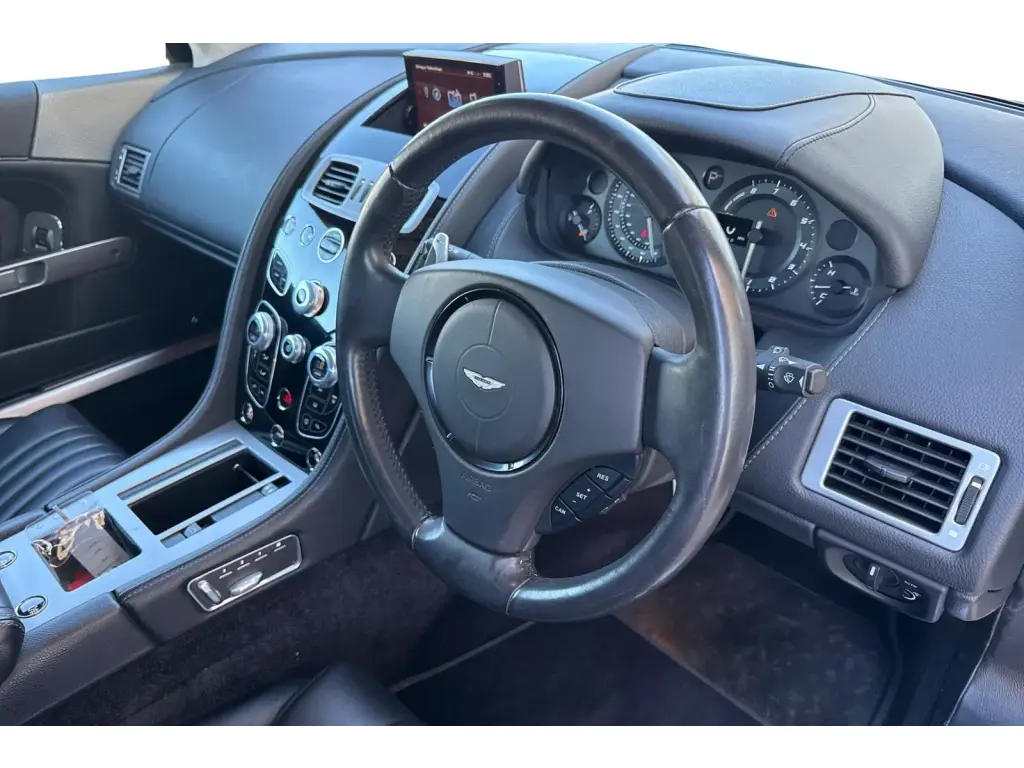 2016 DB9 GT Volante thumbnail vehicle image 2