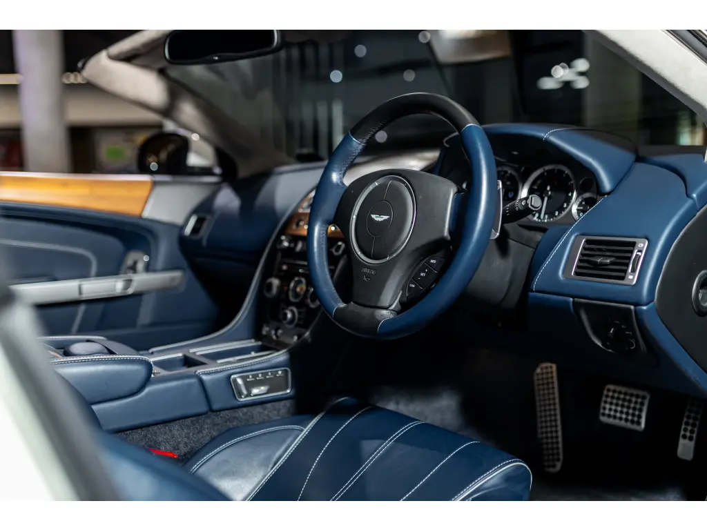 2014 DB9 Volante thumbnail vehicle image 2