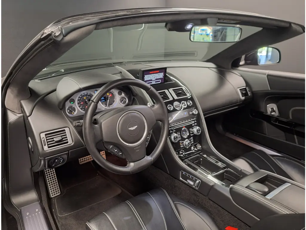 2015 DB9 Volante thumbnail vehicle image 2