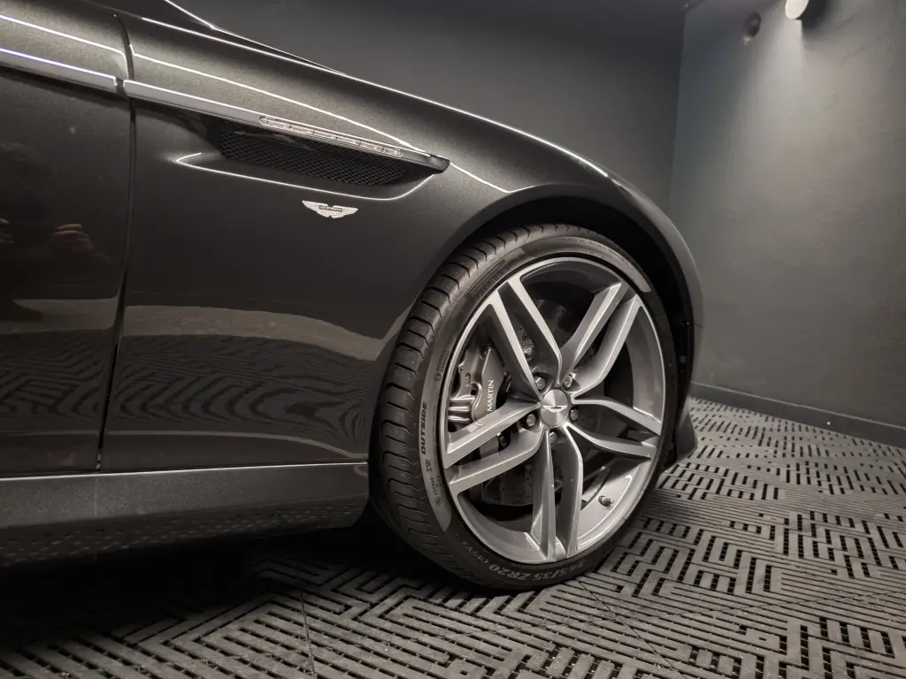 2015 DB9 Volante thumbnail vehicle image 3