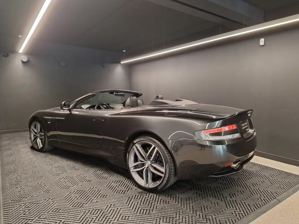 2015 DB9 Volante thumbnail vehicle image 1
