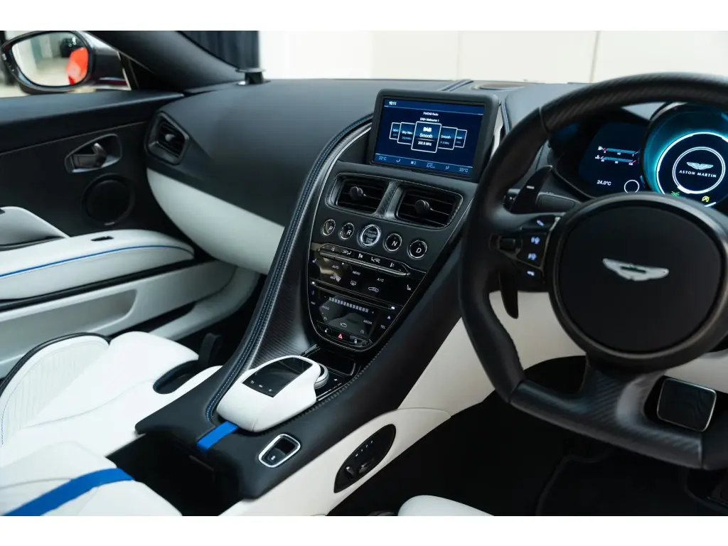 2023 DBS 770 Ultimate Coupe thumbnail vehicle image 2