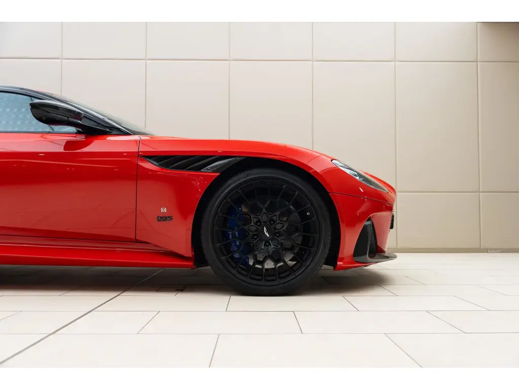 2023 DBS 770 Ultimate Coupe thumbnail vehicle image 3